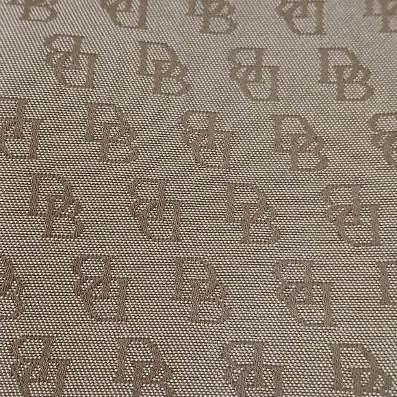 👜✨ Dooney & Bourke Signature DB Tote ✨👜 - Picture 4 of 12